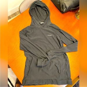 Columbia black pullover hoodie women small (very soft)